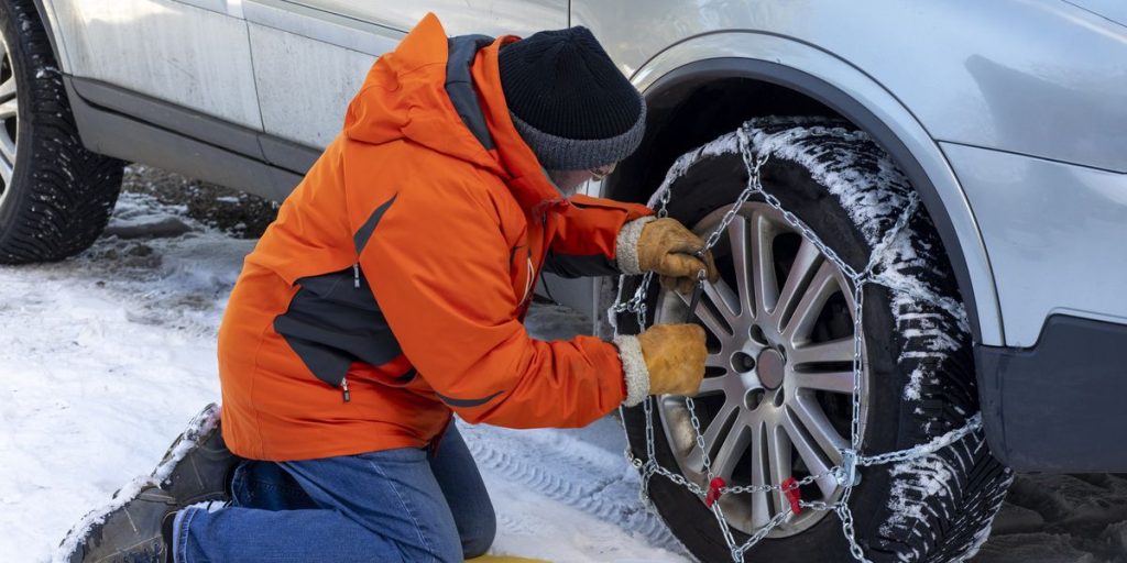 snow chains, cold temperatures